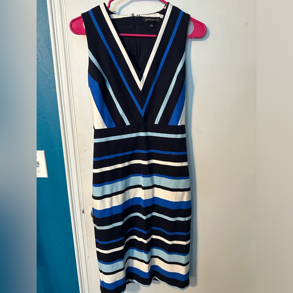 Banana Republic Size 4 Blue Striped Dress